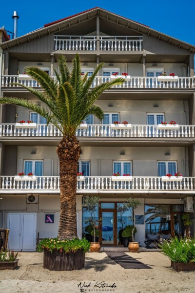 Hotel Seaside front w logo